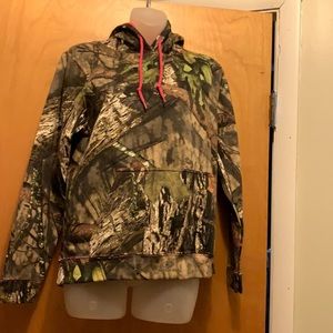 Sz sm ladies NWT mossy oak hoodie